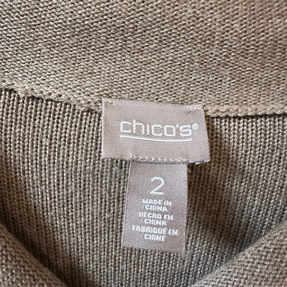Beautiful sweater. Great with leggings. - Picture 2 of 3